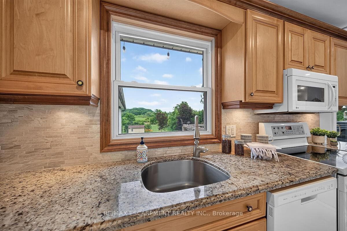 7344 Dickenson Road photo 19