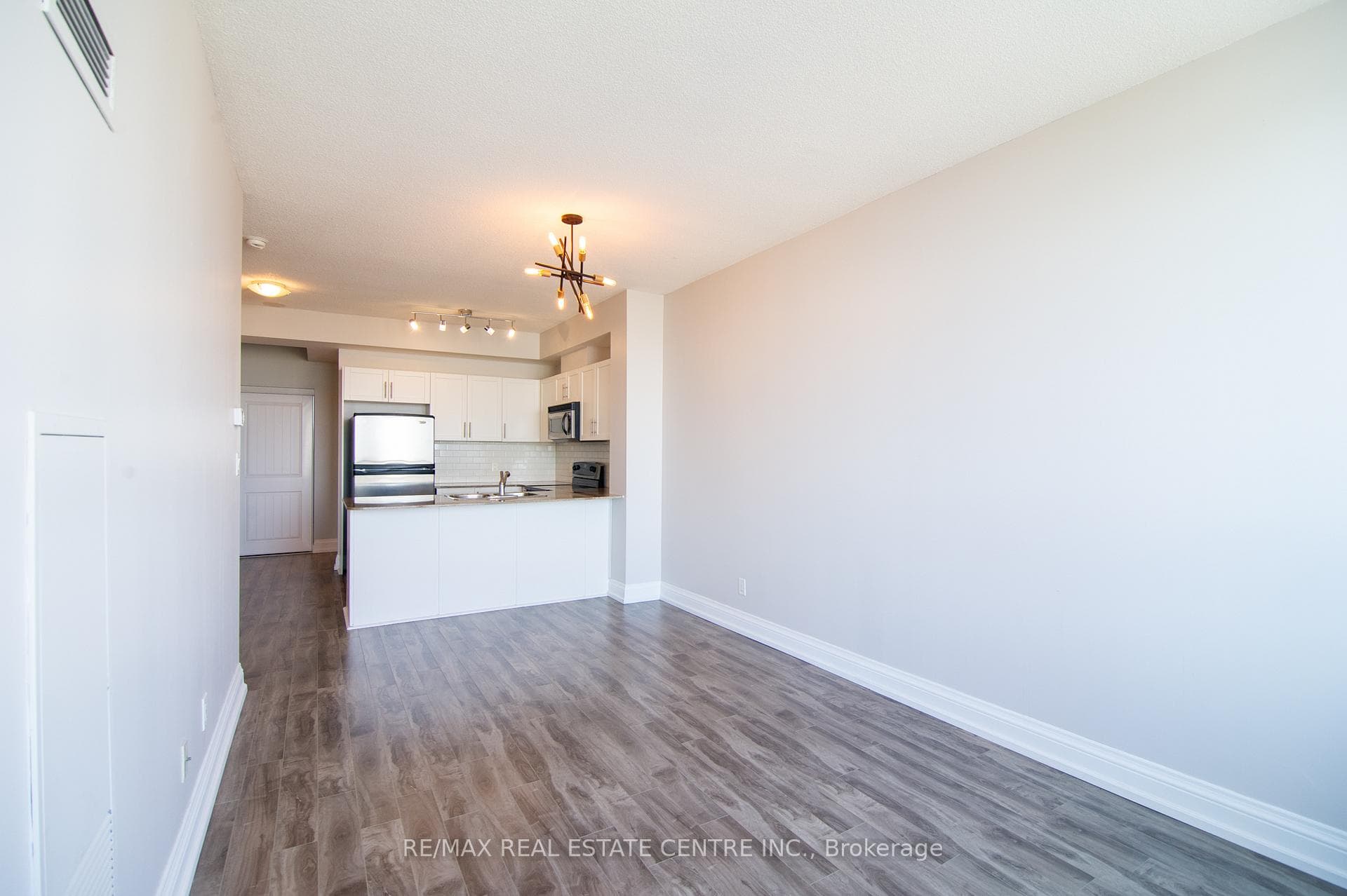 3504 Hurontario Street Unit 2301 photo 9