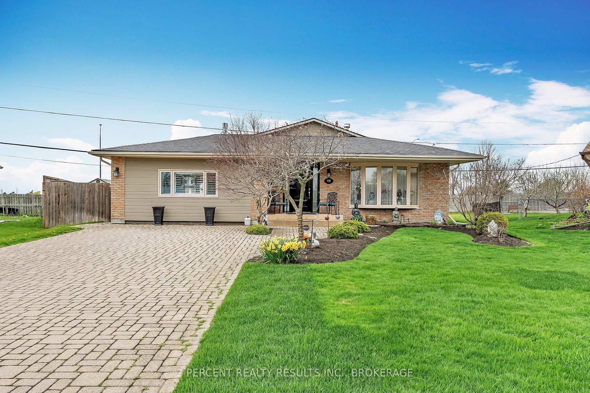 935 Brodie Avenue photo 1