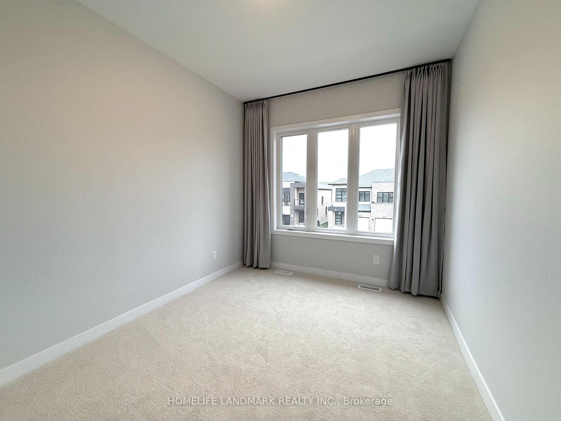 9 Harvey Bunker Crescent photo 5