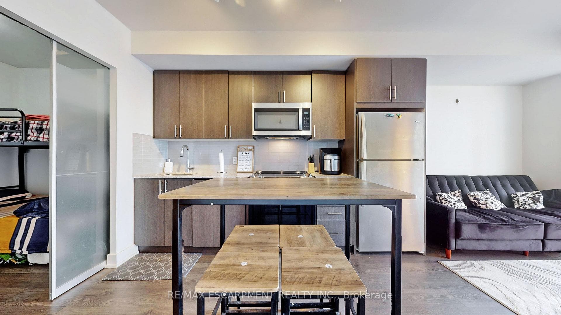 2550 Simcoe Street Unit 408 photo 8
