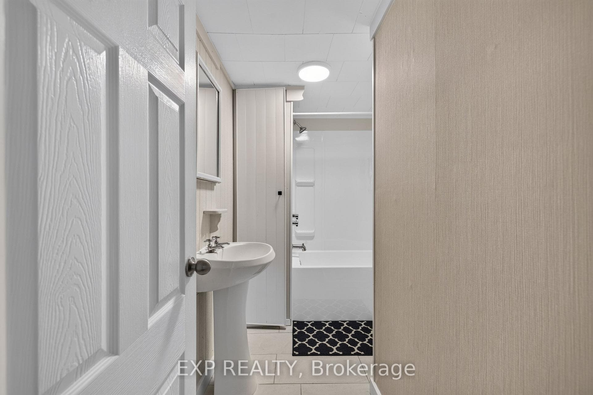 146 Whiting Street photo 26