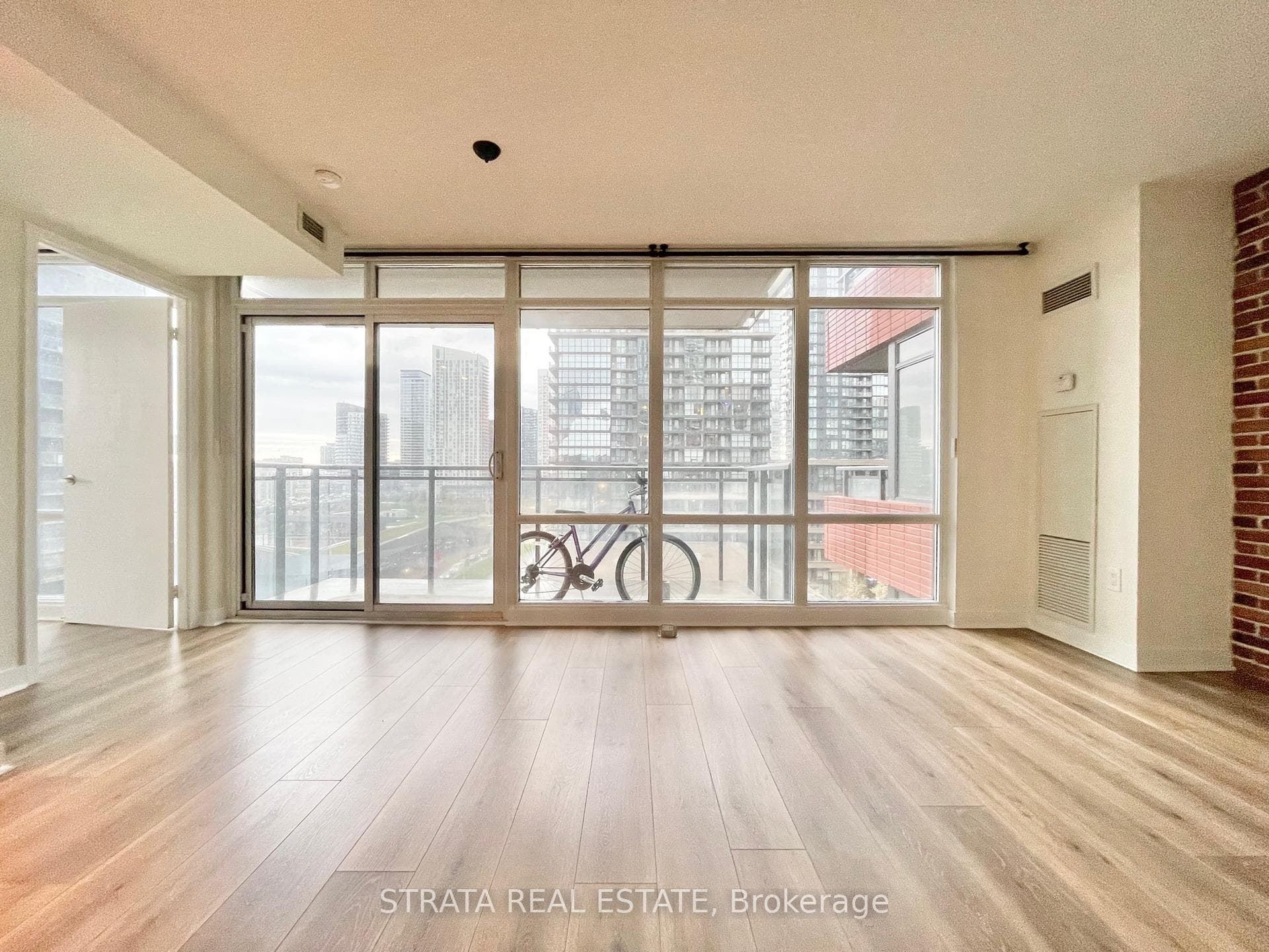 4K Spadina Avenue Unit 920 photo 5