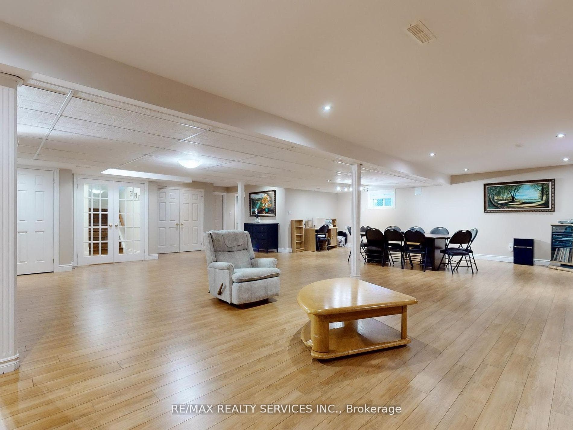 10 Bush Crescent photo 33