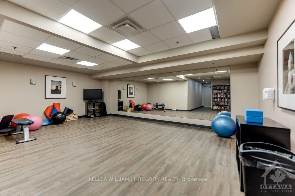 360 PATRICIA Avenue Unit 210 photo 22