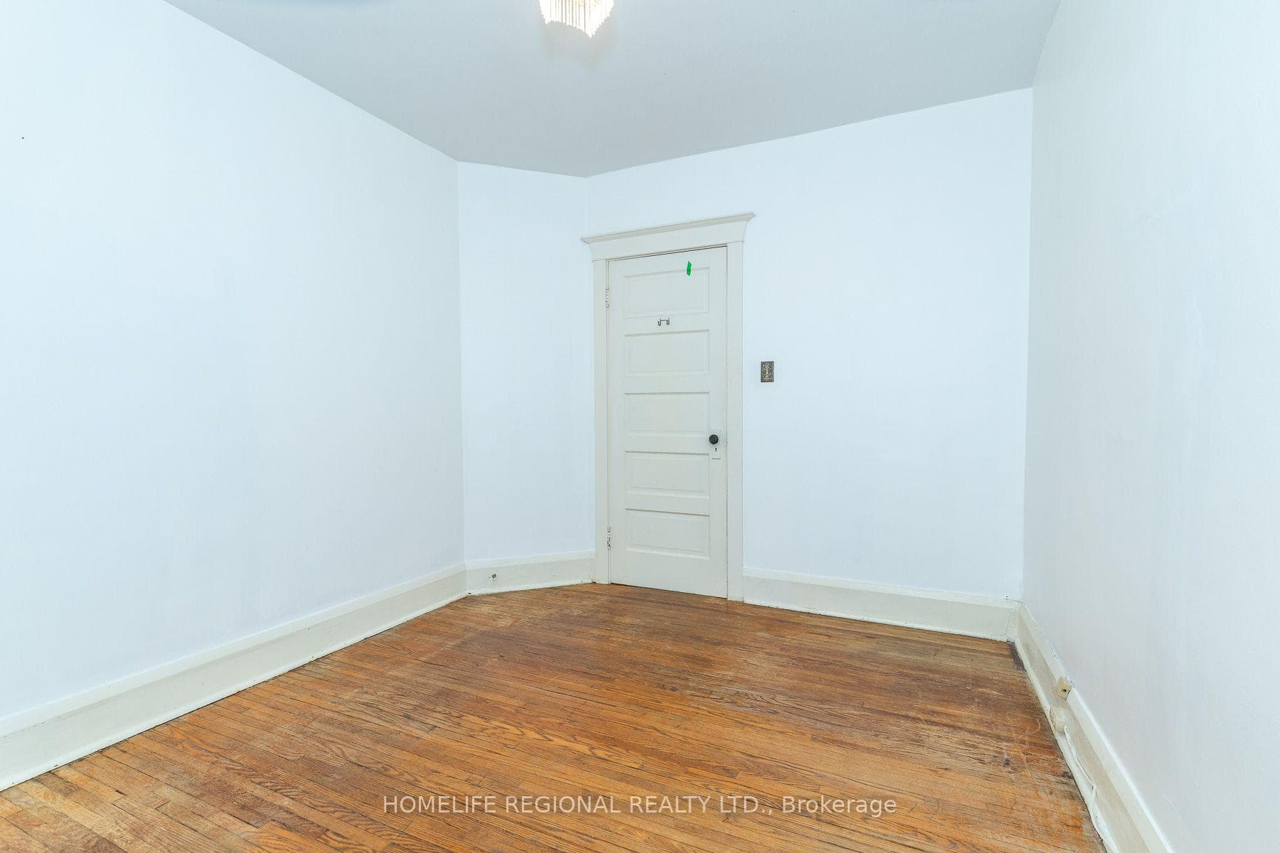 353 St Clarens Avenue photo 20