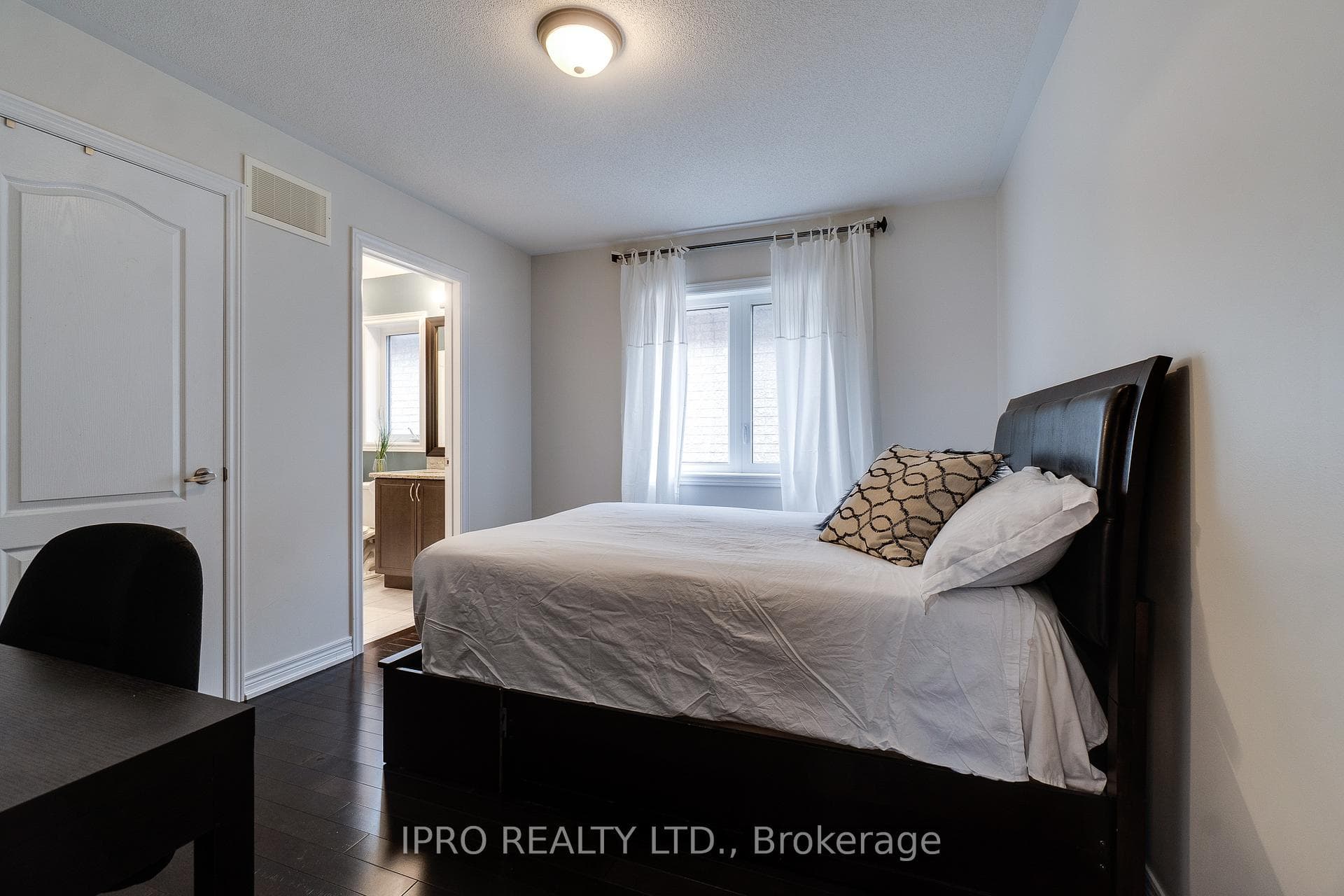 54 Ballantine Drive photo 25