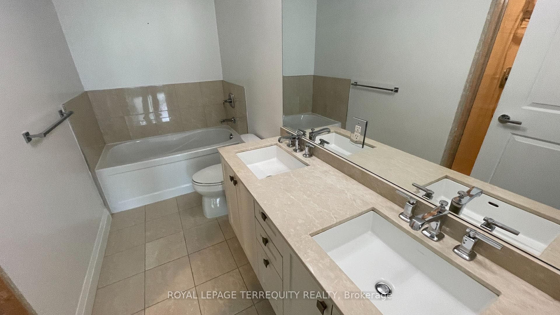 11 Bronte Road Unit 525 photo 15