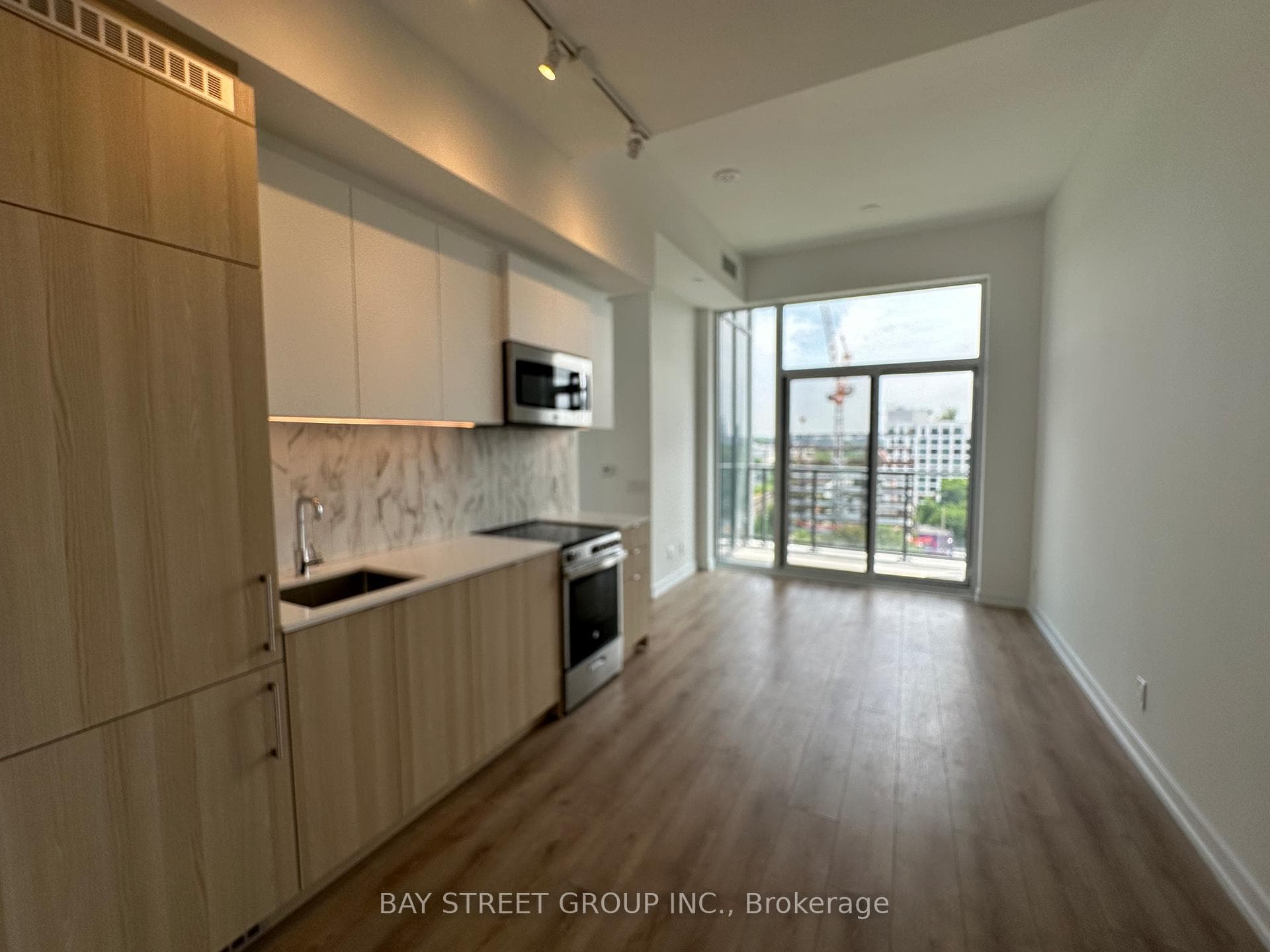 500 Dupont Street Unit 812 photo 5