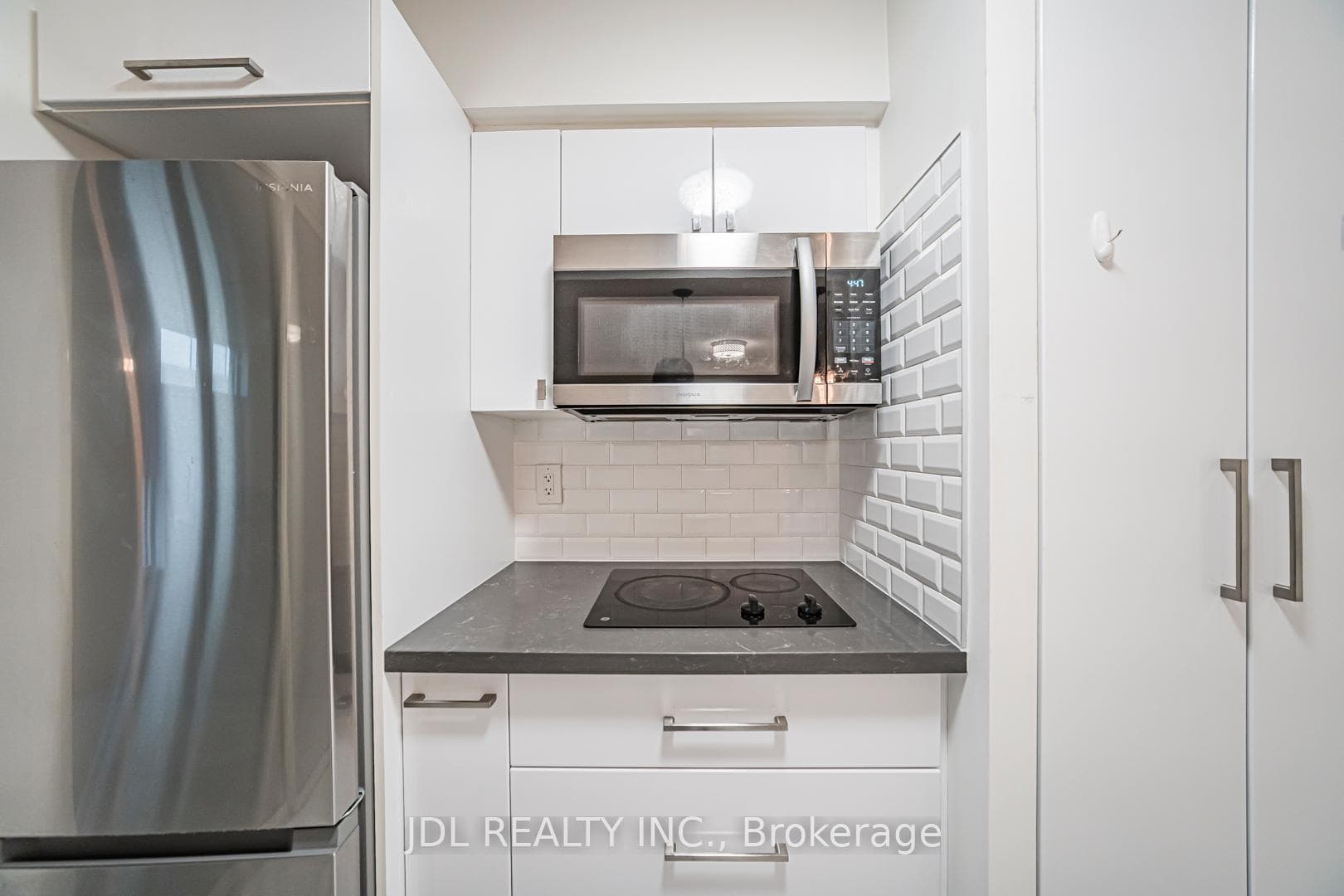 1055 Bay Street Unit 713 photo 8