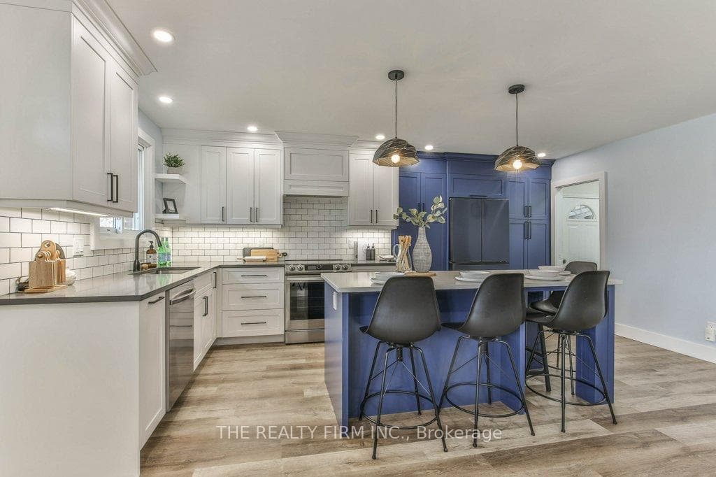 8 Barrett Crescent photo 10