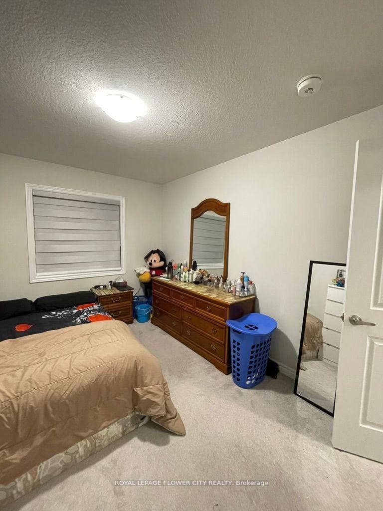 58 Genoa Drive photo 4