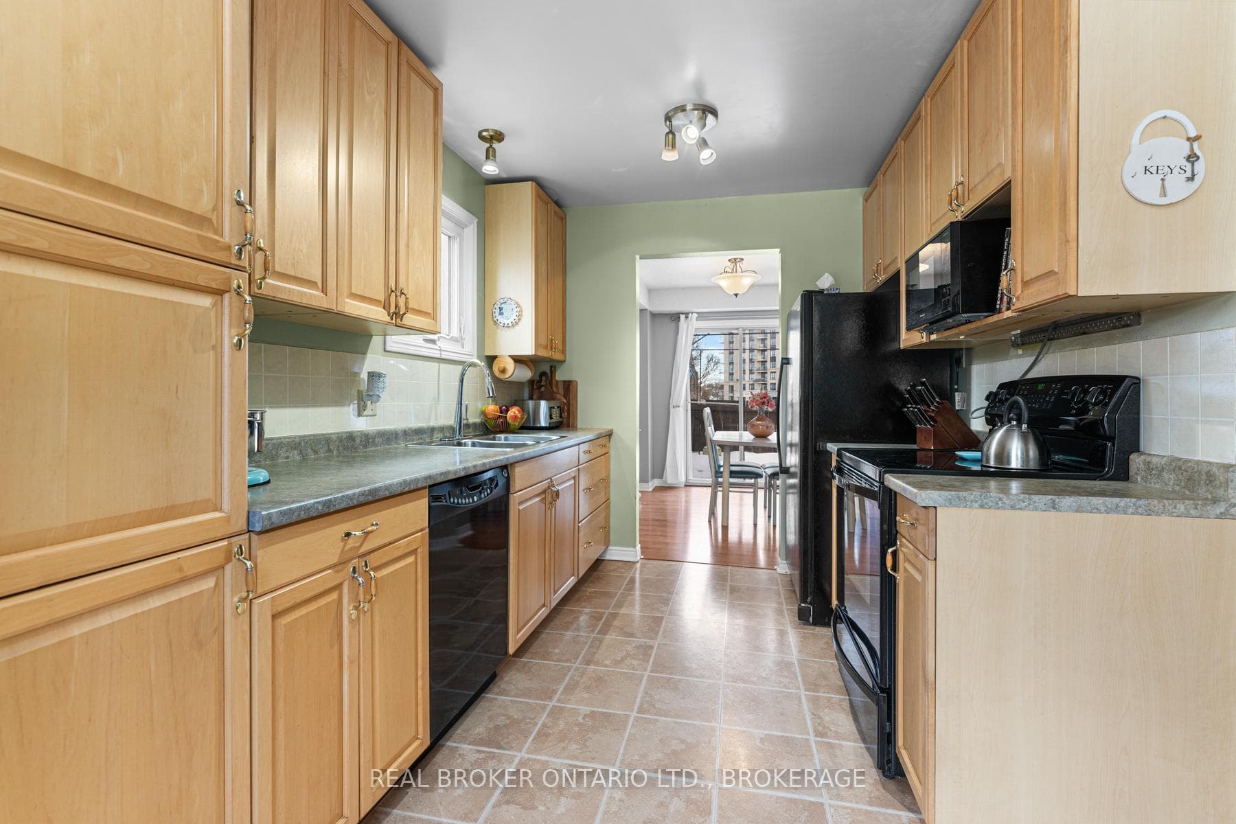 633 Davis Drive photo 8