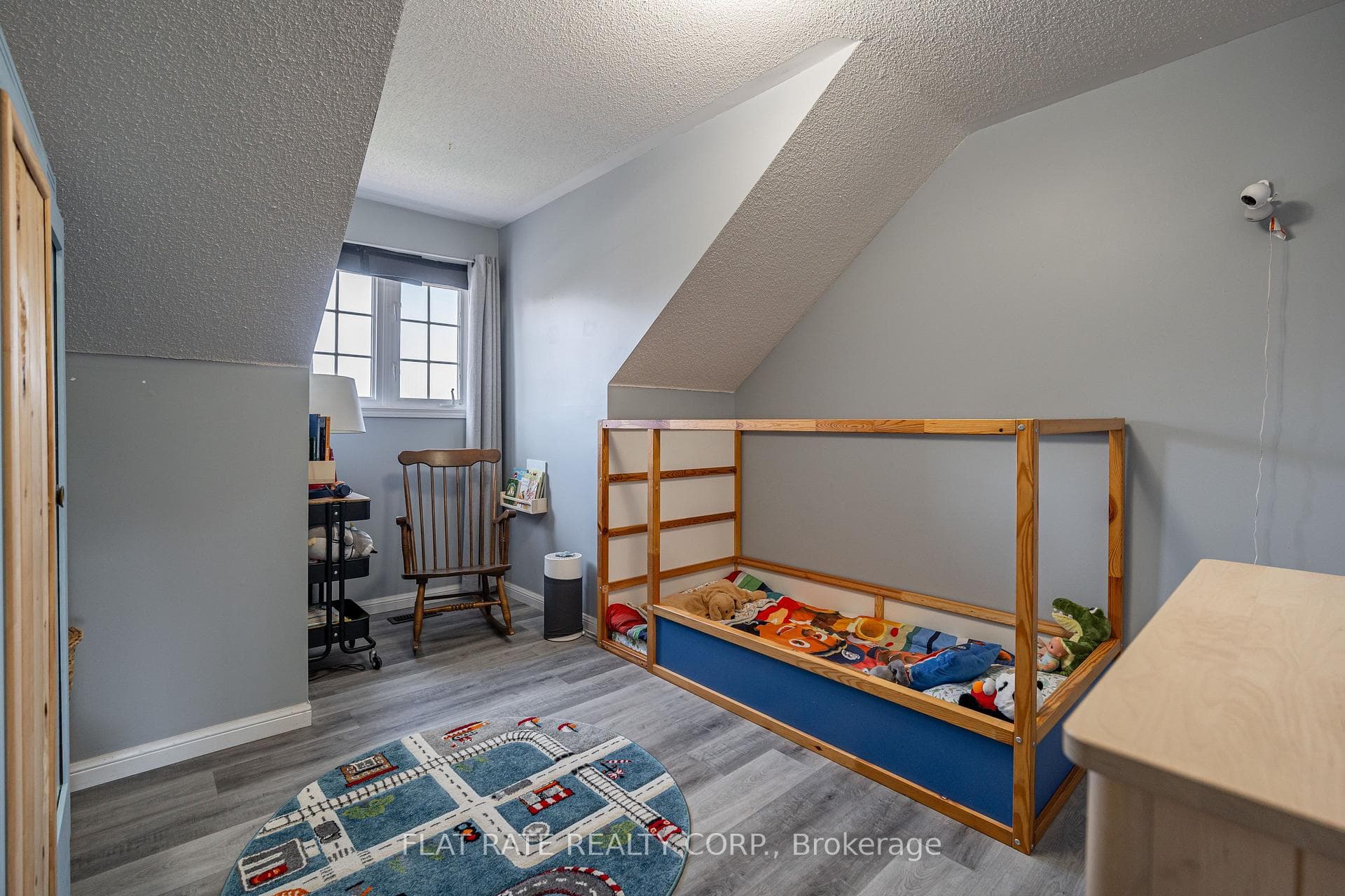 781 Tully Crescent photo 23