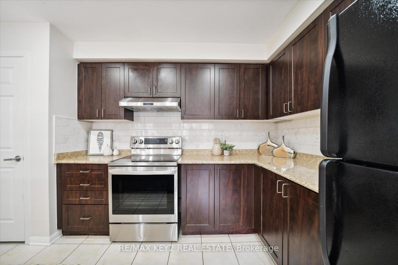 1752 Byford Street photo 7