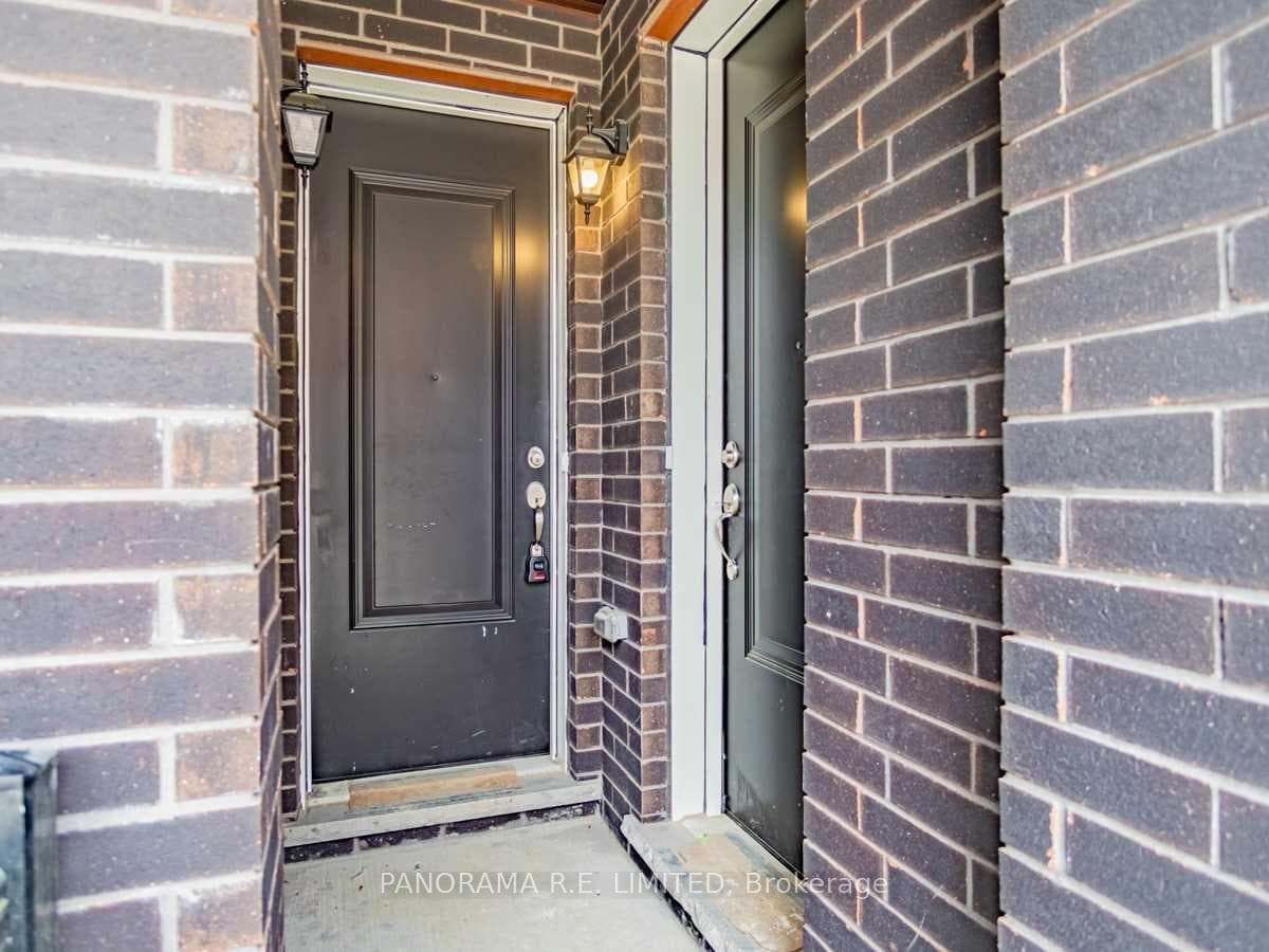 63 Creekbank Road Unit 2 photo 2