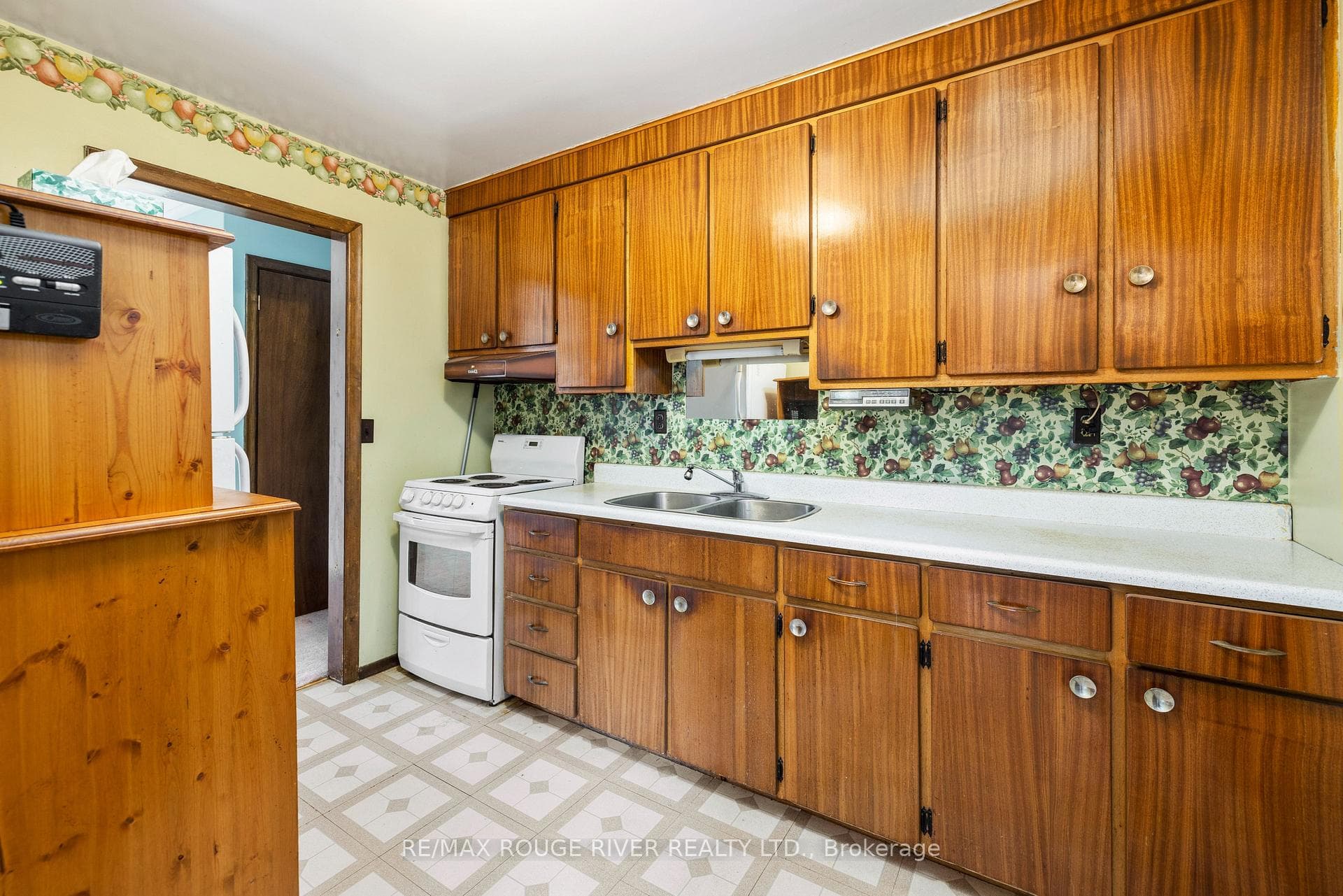 8987 Glendale Drive photo 8