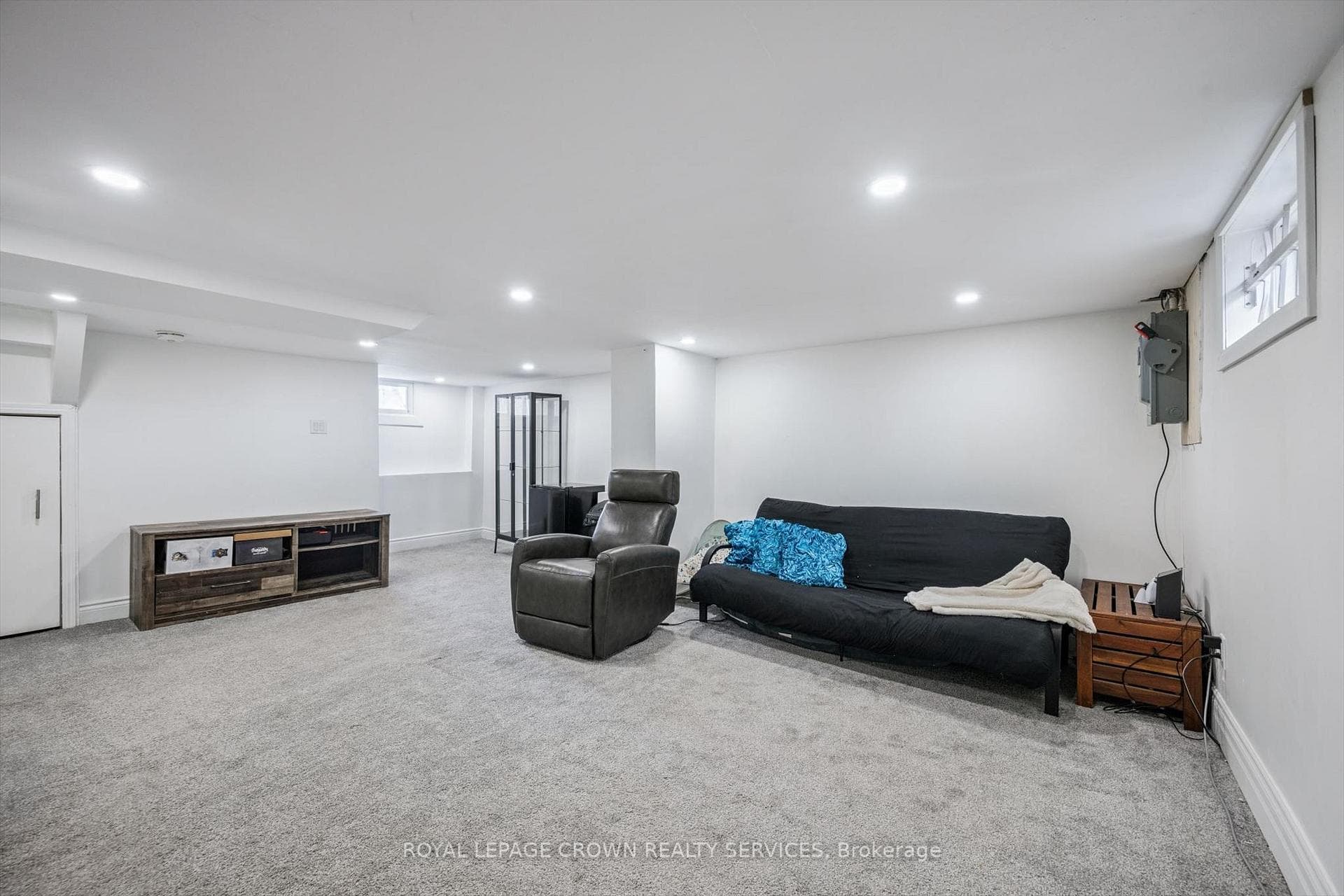 9 Spadina Road photo 20