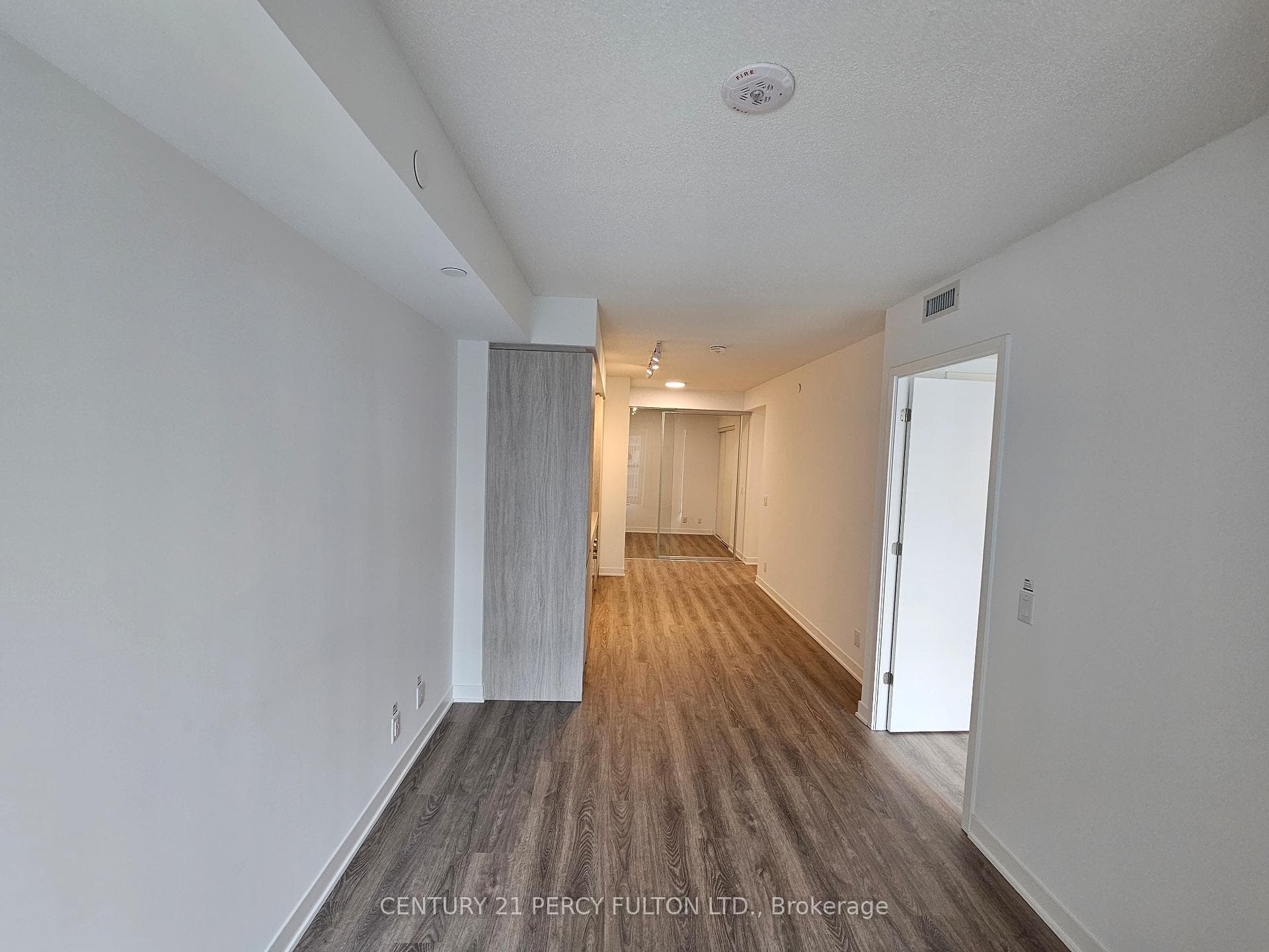 180 Front Street Unit 906 photo 14