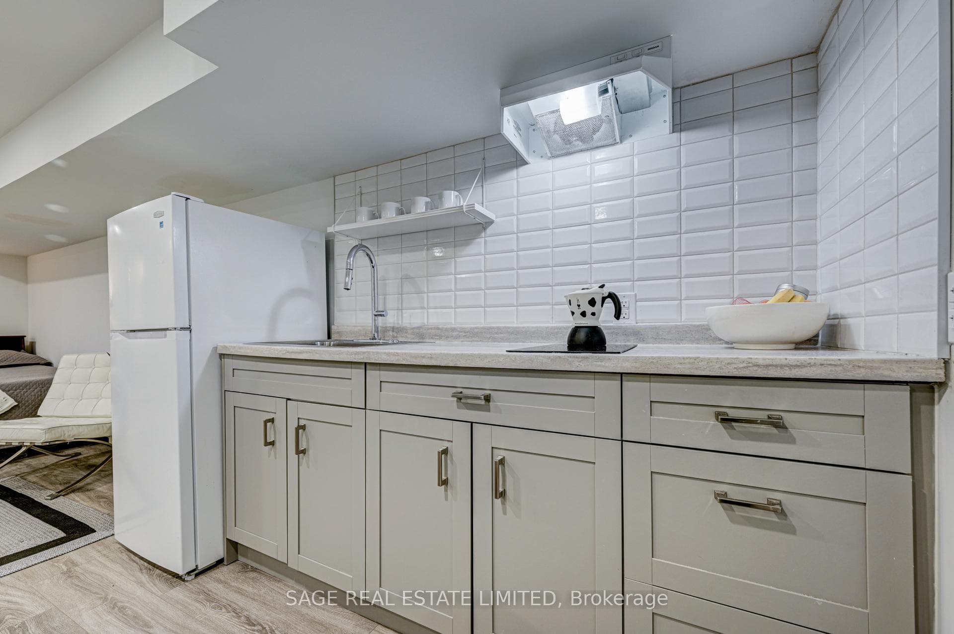 3 Rochdale Avenue Unit Lower photo 17