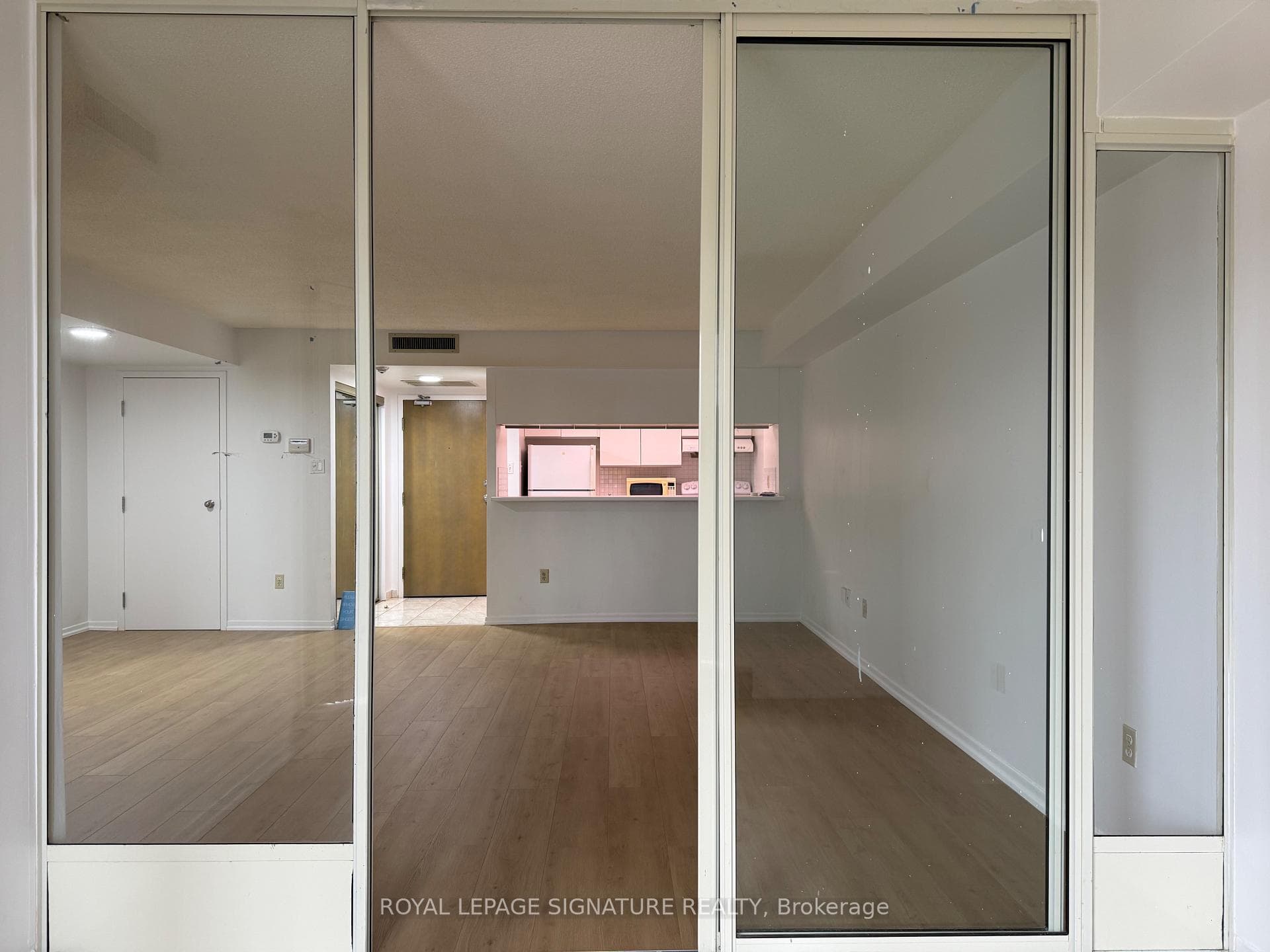 1001 Bay Street Unit 2807 photo 4