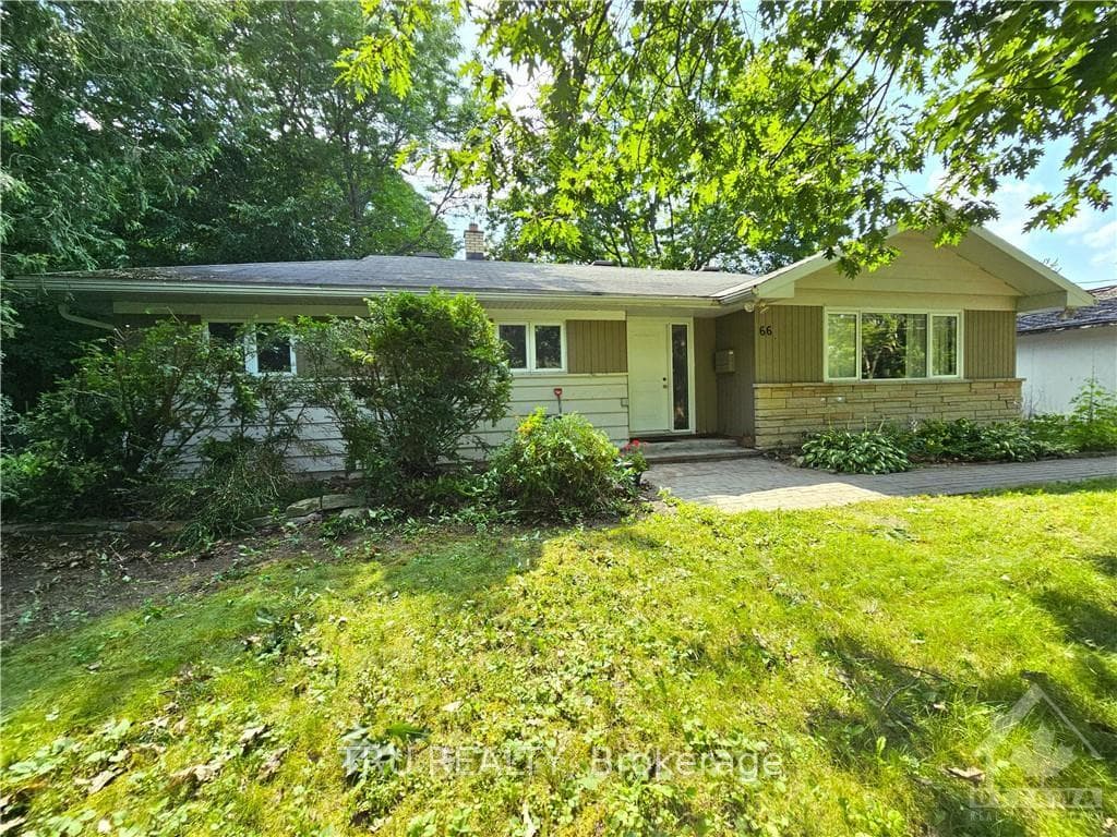 66 REBECCA Crescent photo 2