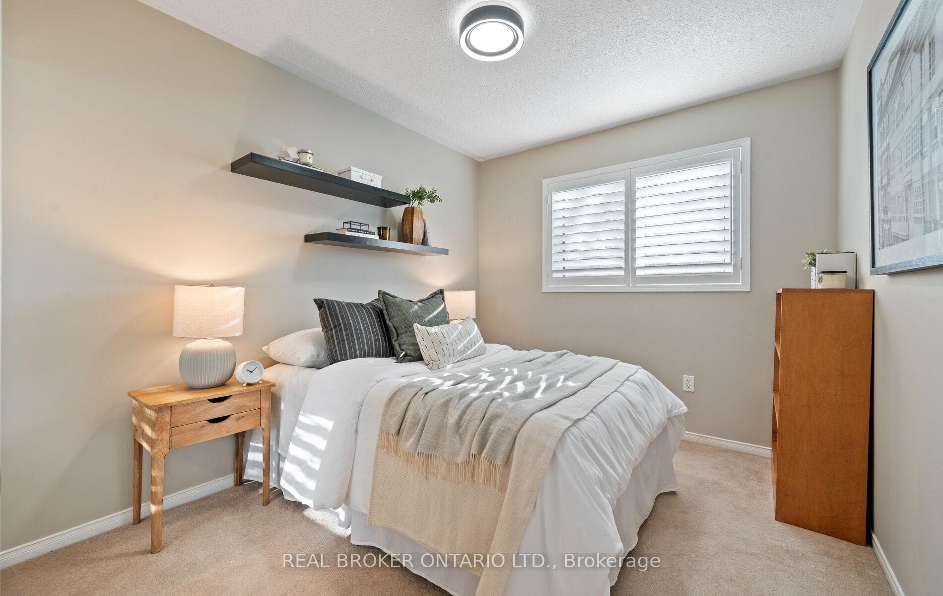 6060 Clover Ridge Crescent photo 19