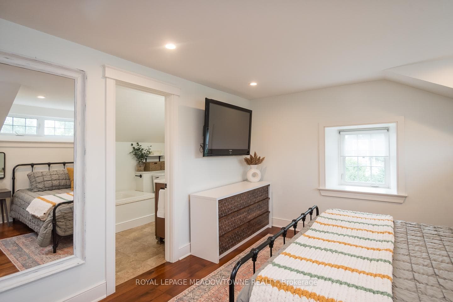 10761 Guelph Line photo 28