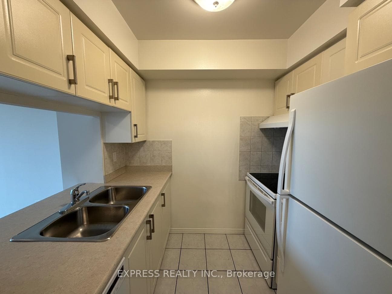 1 Pemberton Avenue Unit 1205 photo 2