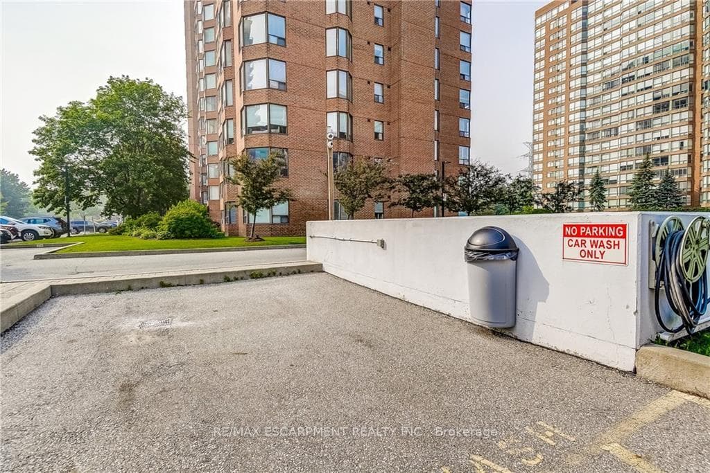 1270 Maple Crossing Boulevard Unit 101 photo 27