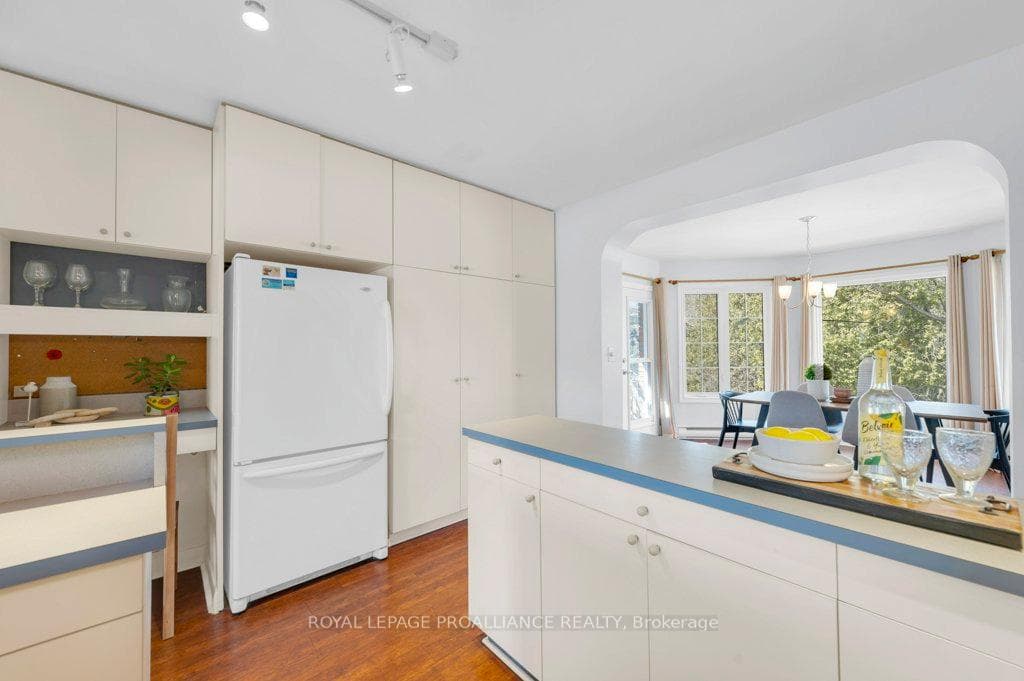102 Sanford Street photo 18