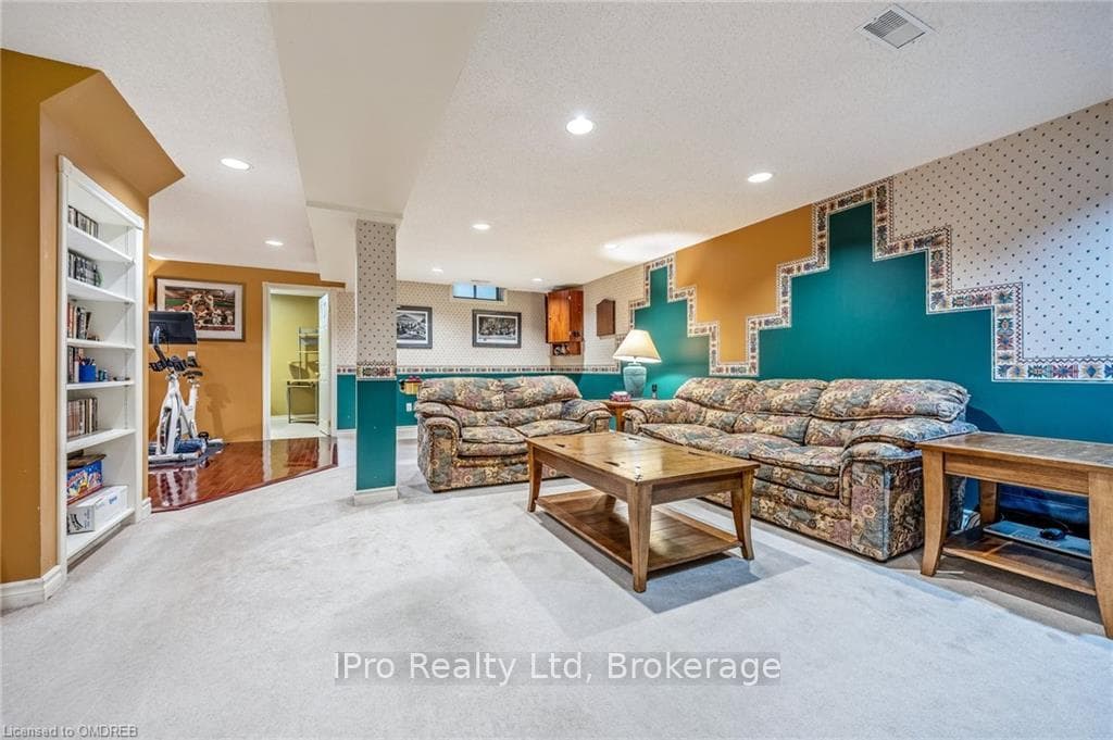 7 CALVERT Drive photo 26