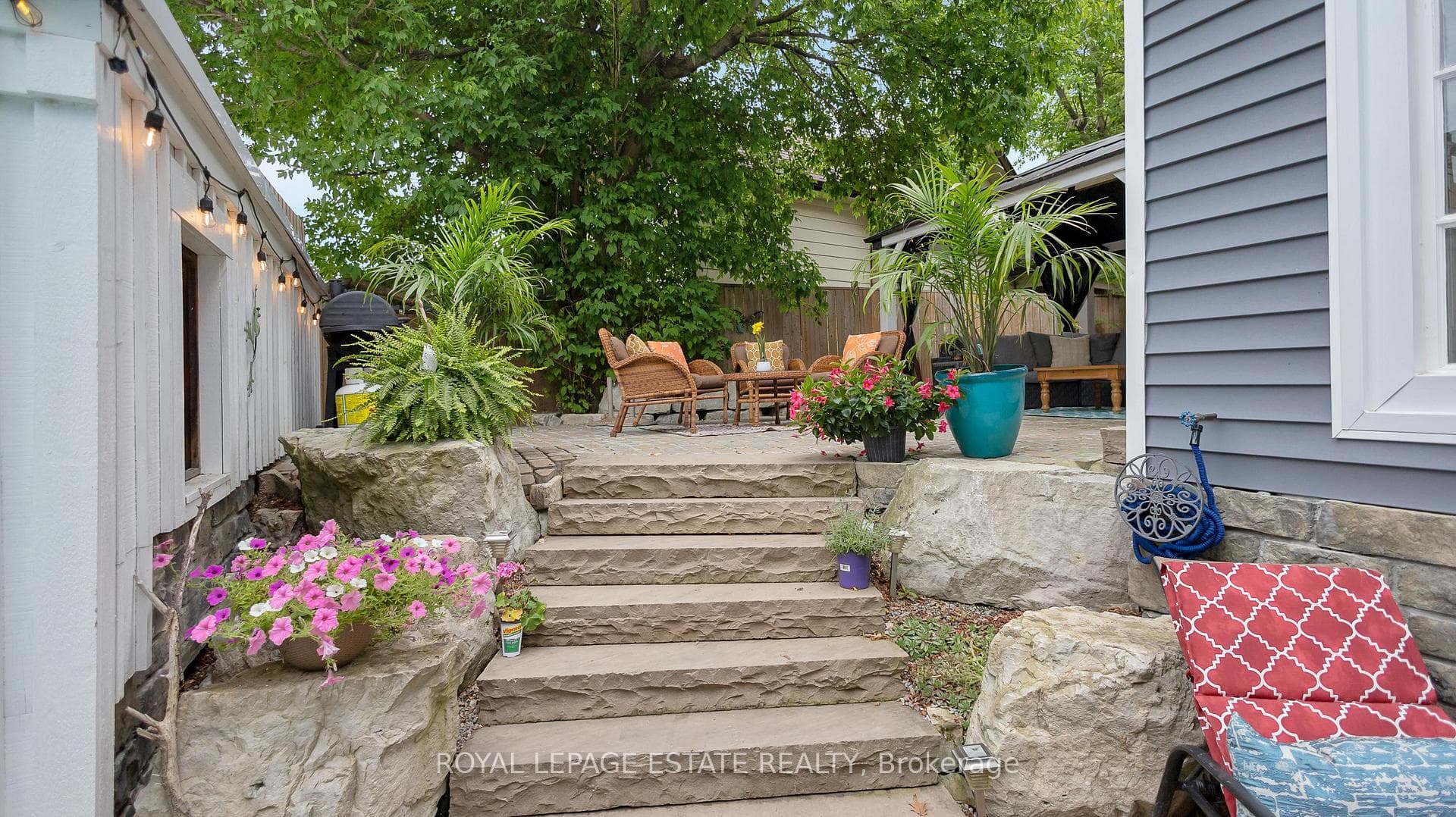 691 Srigley Street photo 34