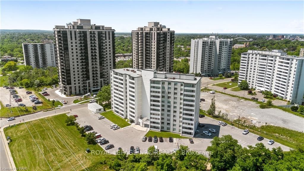 35 TOWERING HEIGHTS Boulevard Unit 706 photo 32
