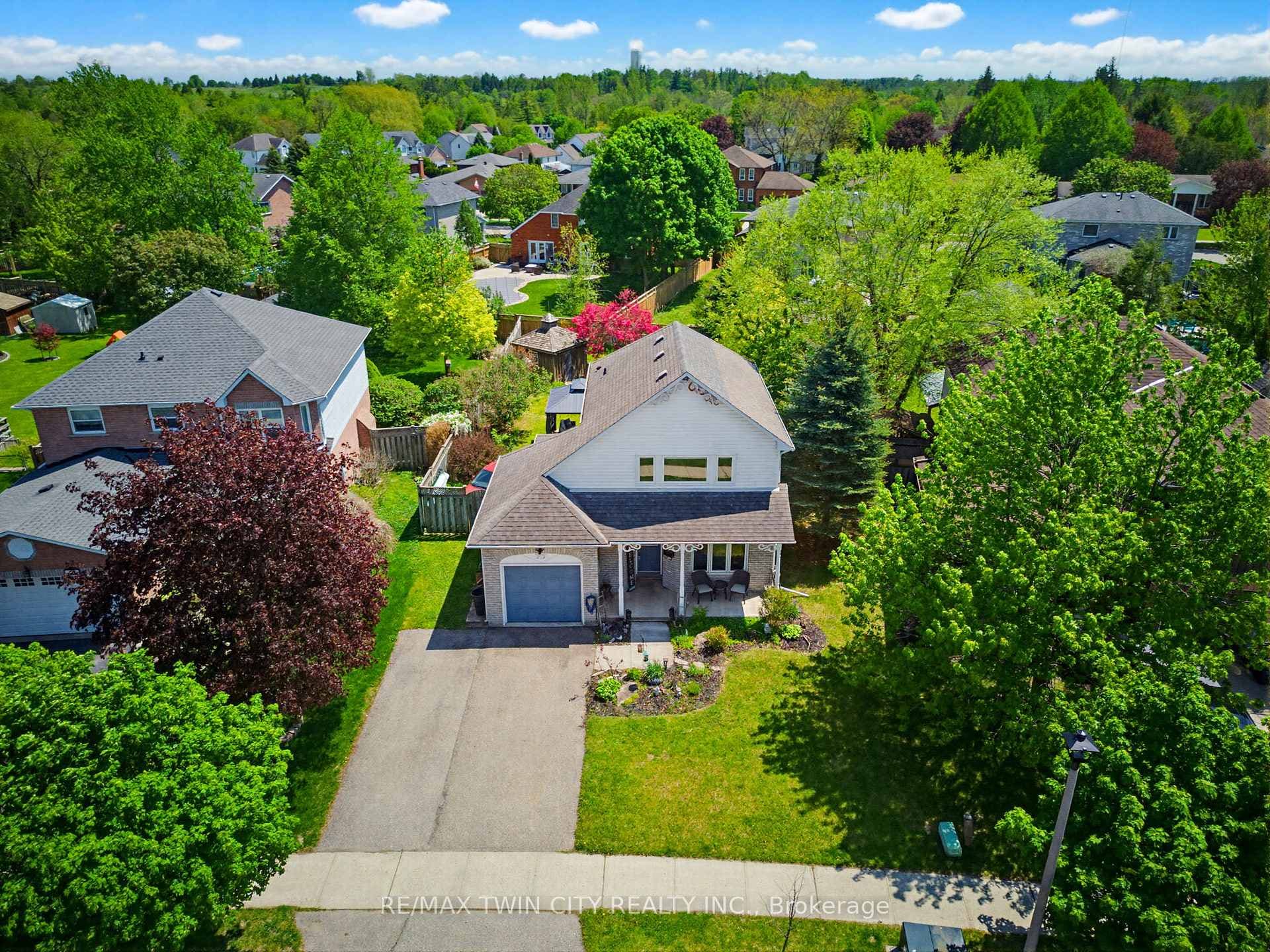 219 Inglis Street photo 1