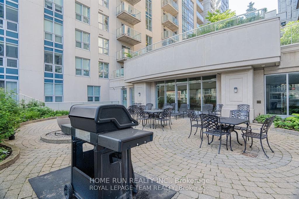 195 Besserer Street Unit 1104 photo 31