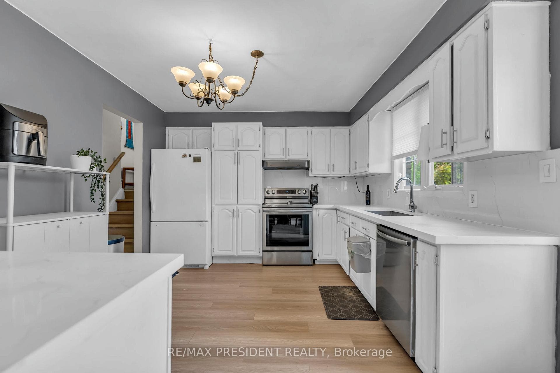 265 Catharine Street photo 20