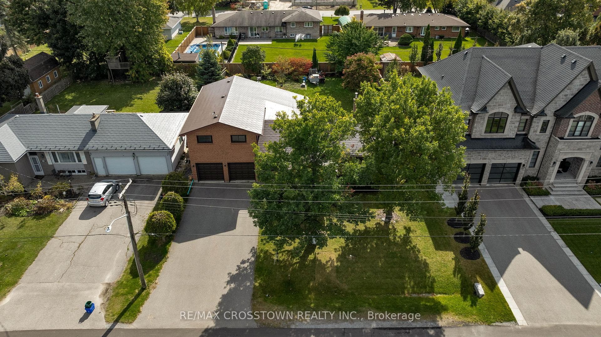 195 Kingslynn Drive photo 9