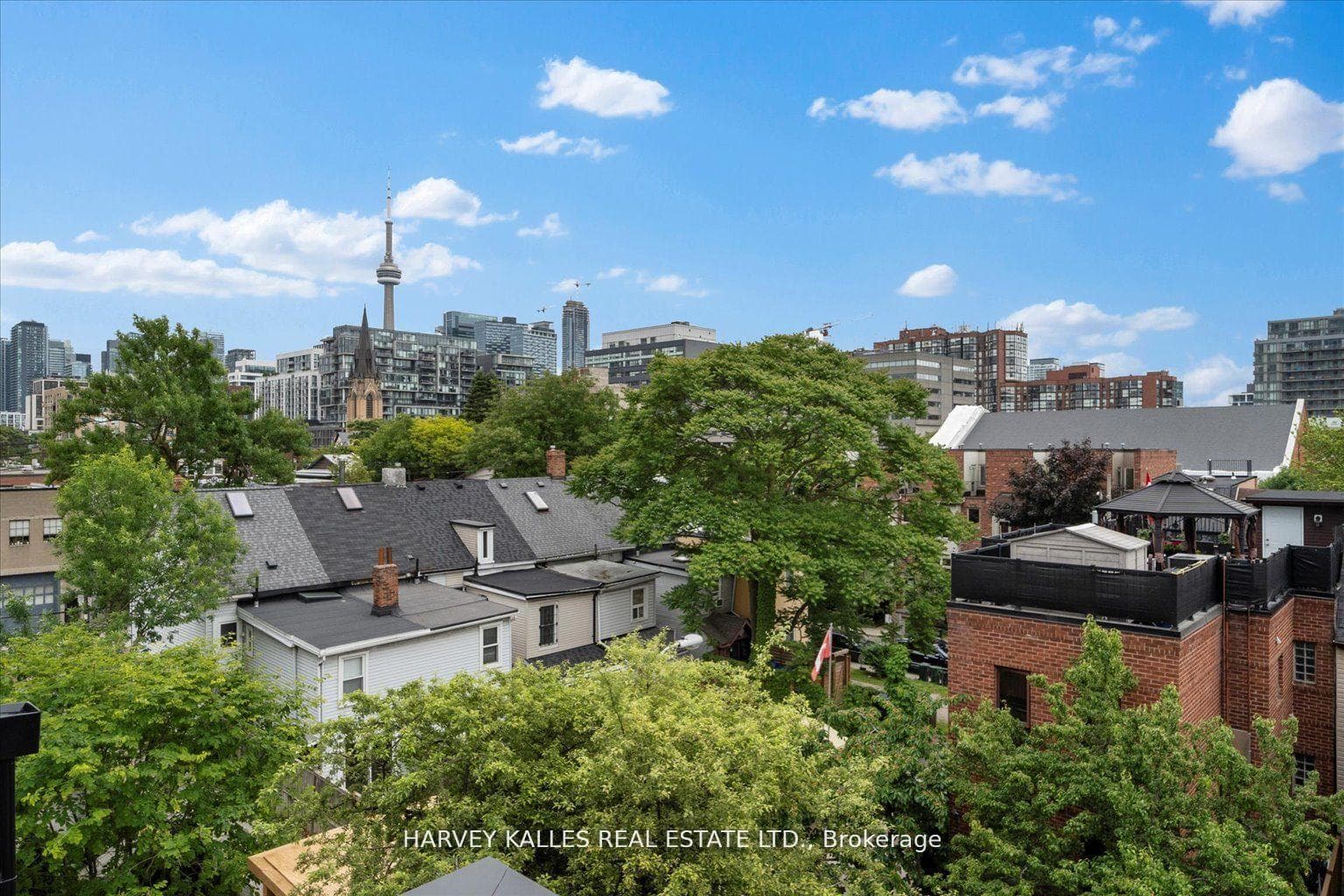 697 Richmond Street photo 24