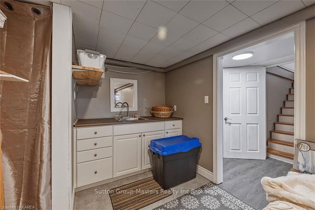 2353 MCIVOR Road photo 30