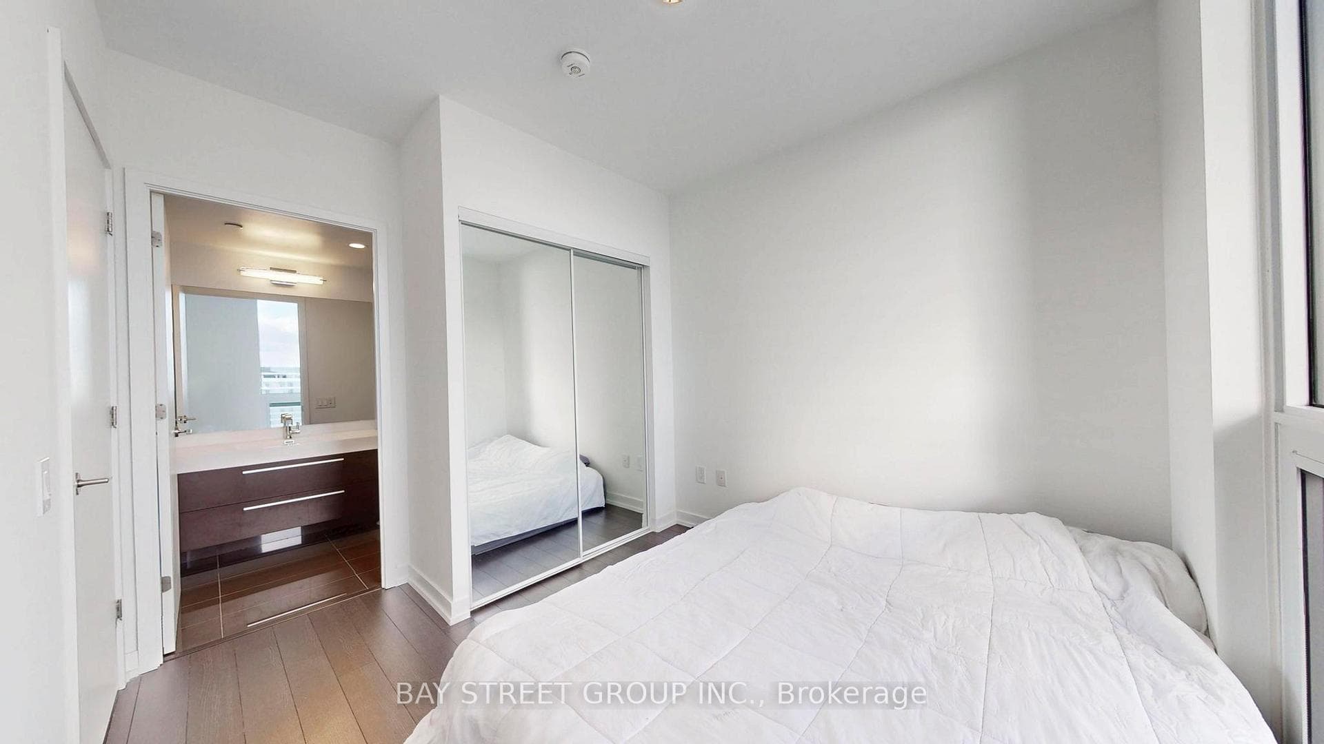 39 Roehampton Avenue Unit 2304 photo 22