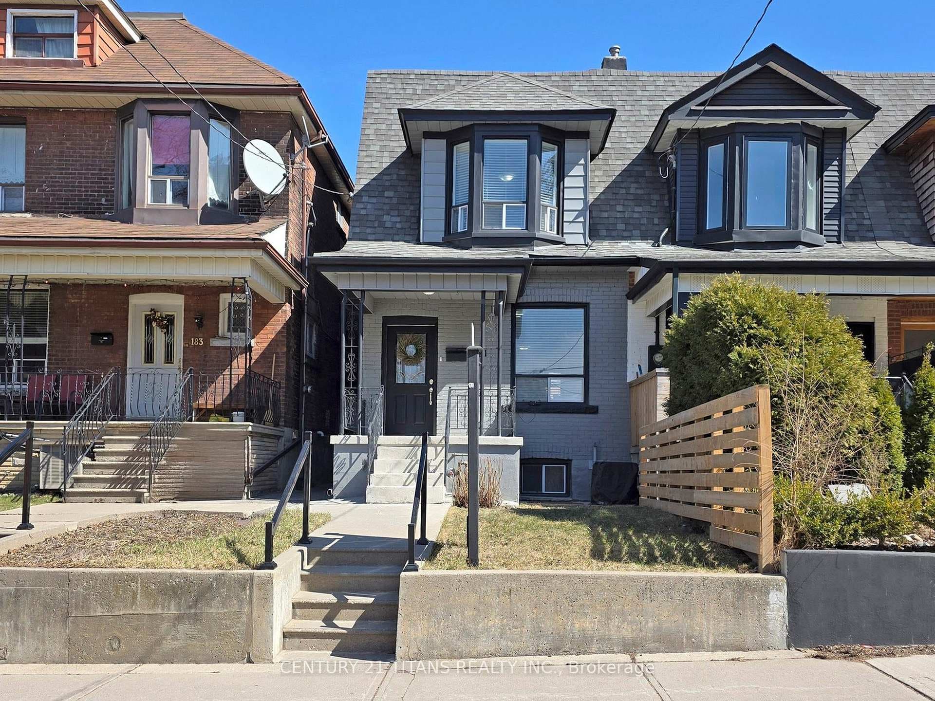 181 Montrose Avenue photo 1