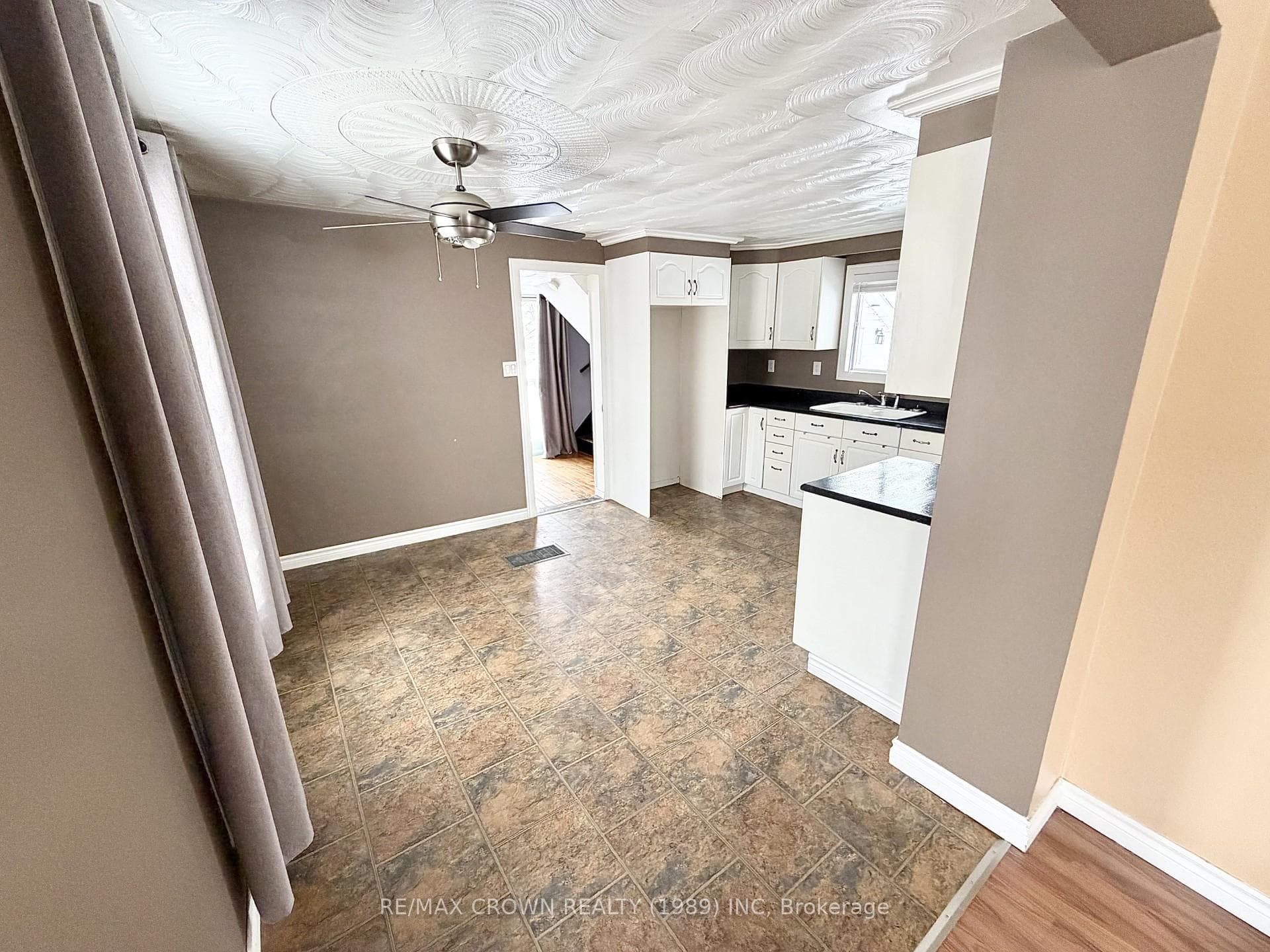 181 Maple Street photo 6