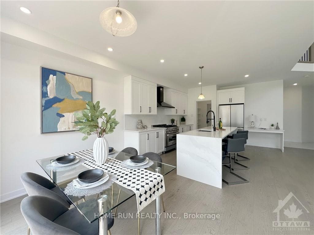 67 VICEROY Mews photo 11