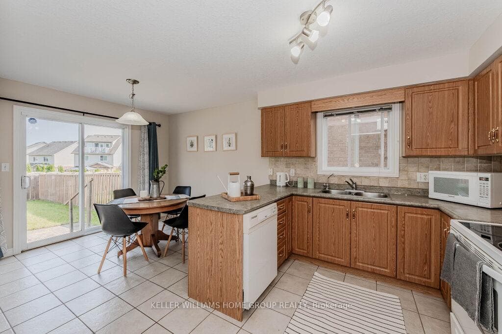 210 Rickson Avenue photo 14