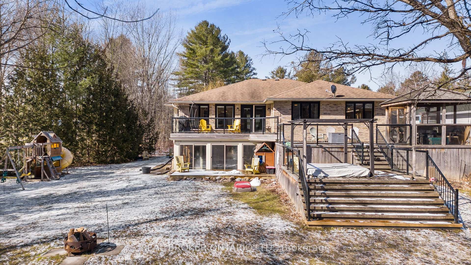 1671 Peninsula Point Road photo 34