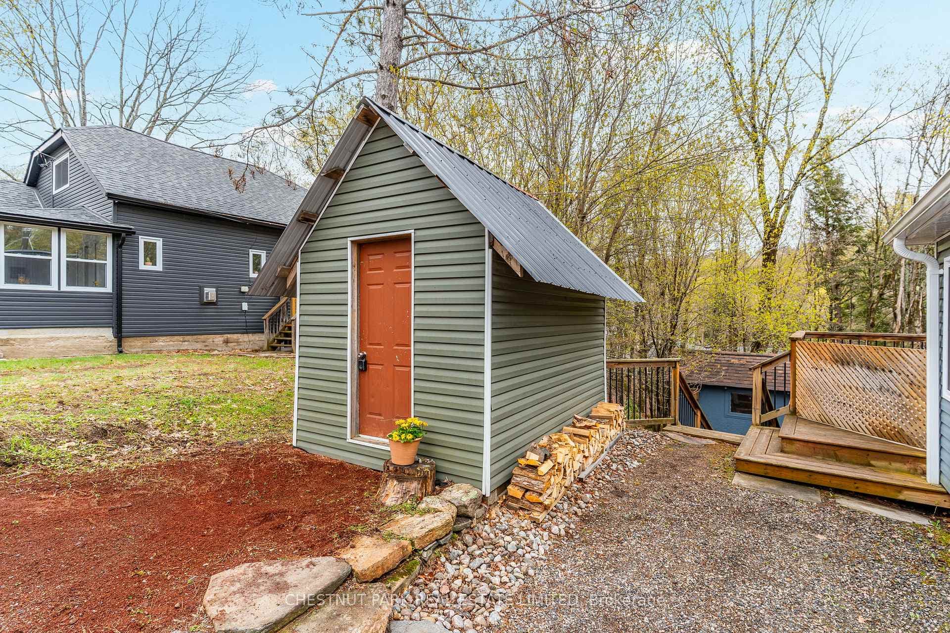 318 HIGHLAND Street photo 23