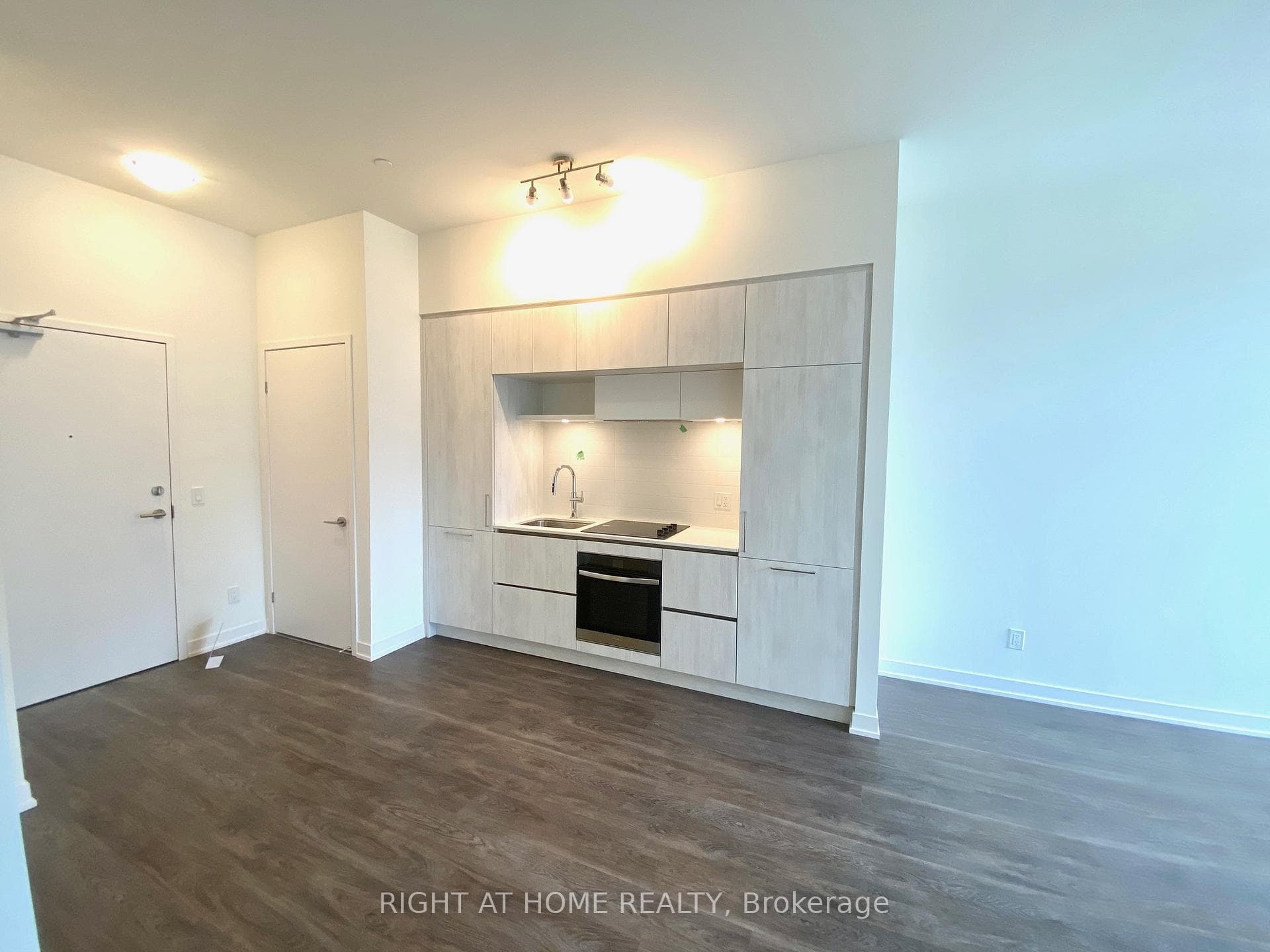 6 David Eyer Road Unit 111 photo 4