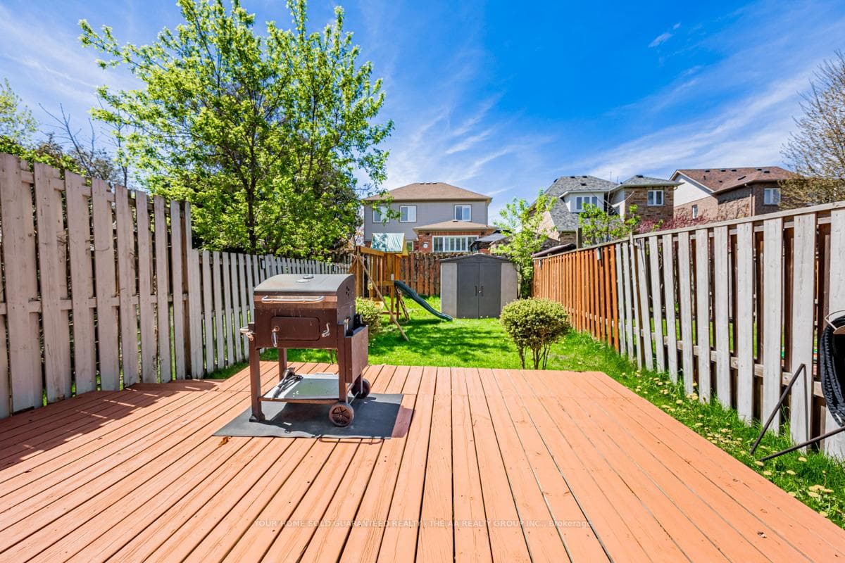 1596 Green Road photo 27