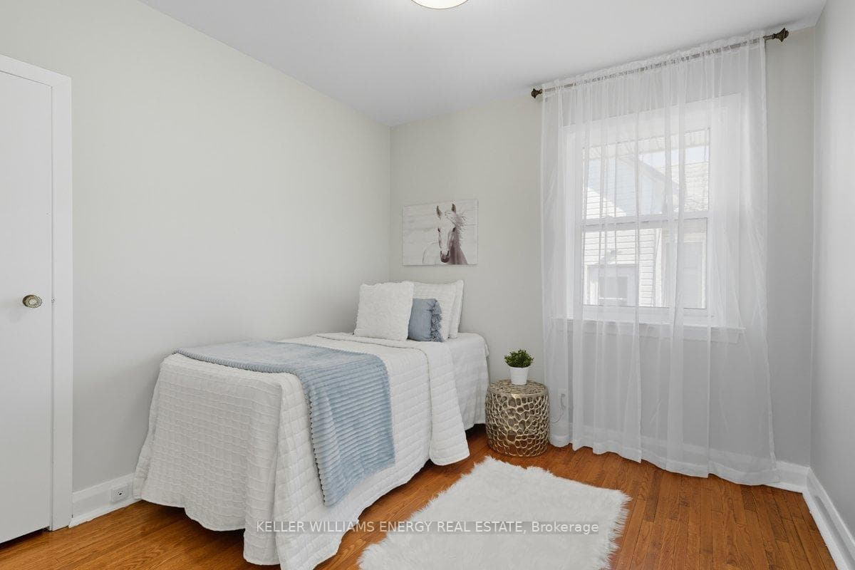 233 Greenwood Avenue photo 12